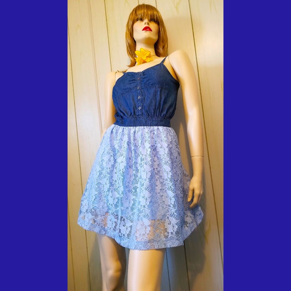 Vintage Y2K BOHO Blue Denim & Lace Fit & Flare GIRL’S Babydoll Mini Dress